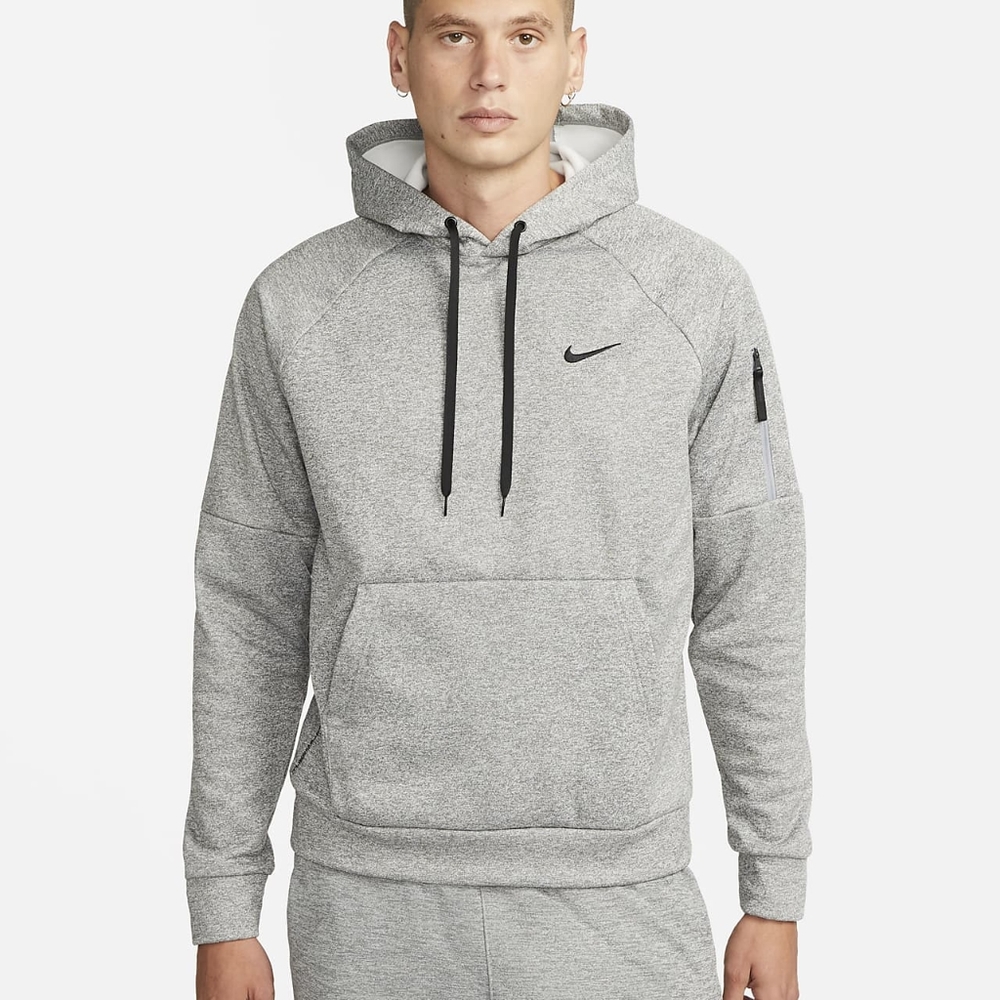 Nike therma-fit hoodie size L